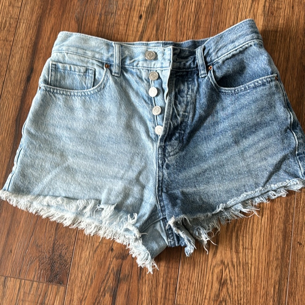 Like new, two toned frayed high waisted, PacSun Jean shorts, size 24.